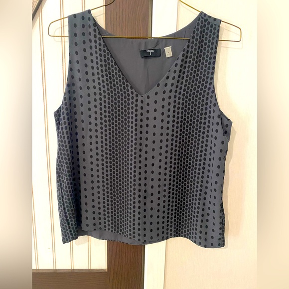 Beautiful Sleeveless Tahari Tank Grayish Polka Dot Top Size Medium - Picture 1 of 8